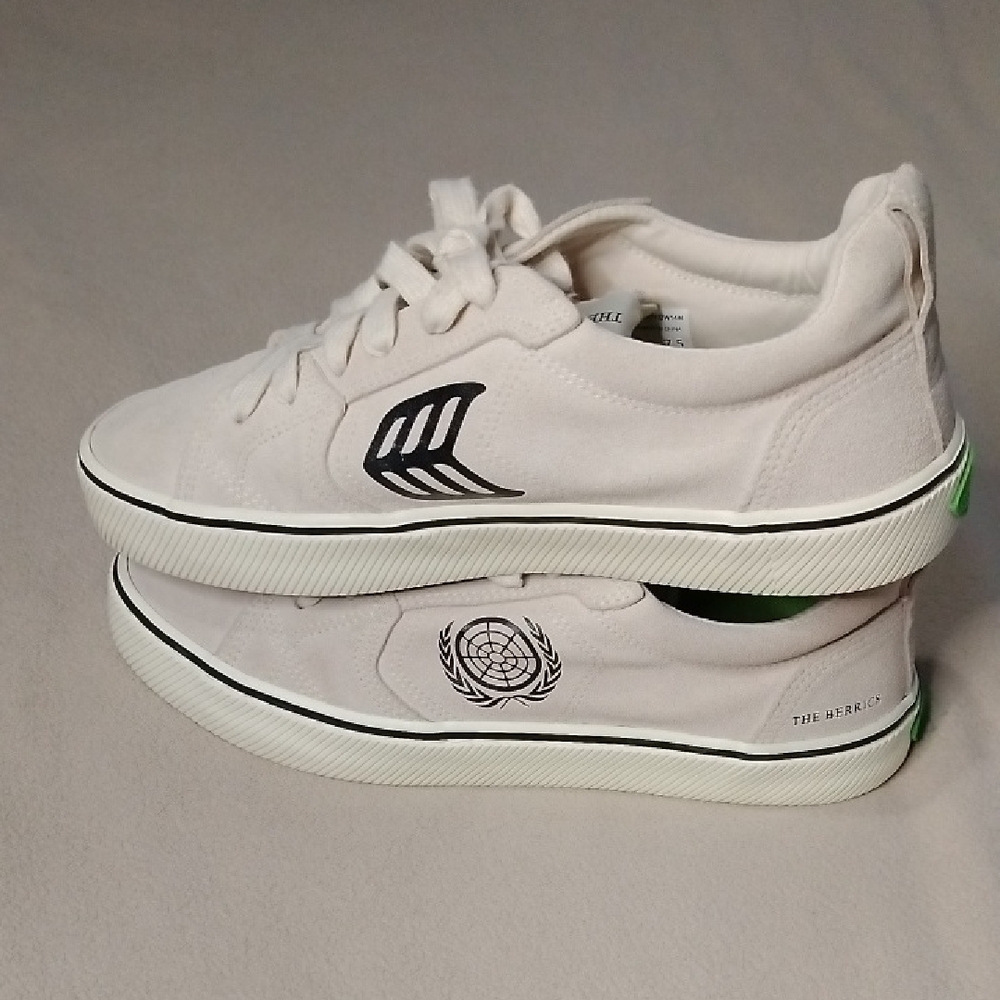 Cariuma White Sneakers Versatile Canvas Design, Excellent For Skate. - Picture 8 of 9